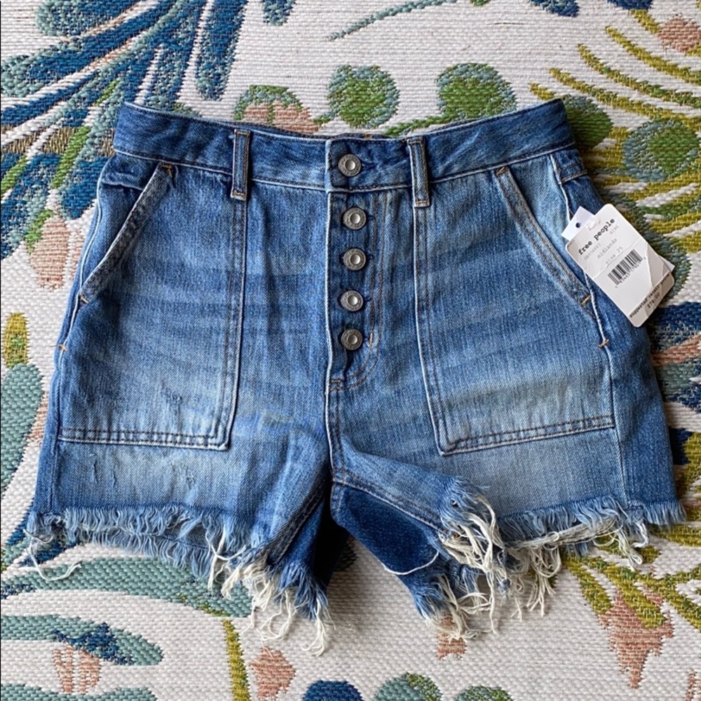 BRAND NEW FREE PEOPLE SHORTS